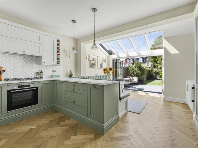 House for sale in London Borough of Merton, Raynes Park