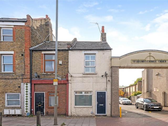 House for sale in Earlsfield, Greater London
