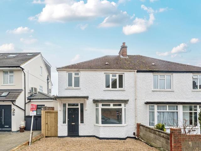 House for sale in Summerstown, Greater London