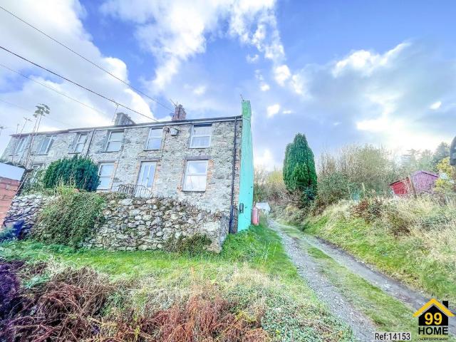 House for sale in Cwm-y-glo, Wales