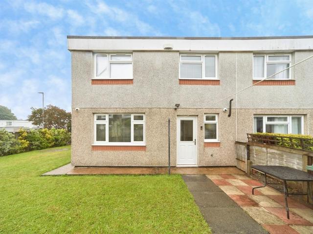 House for sale in Whinmoor, West Yorkshire