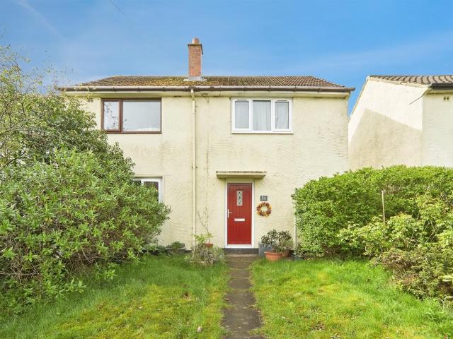 House for sale in Shaw Lane, Guiseley