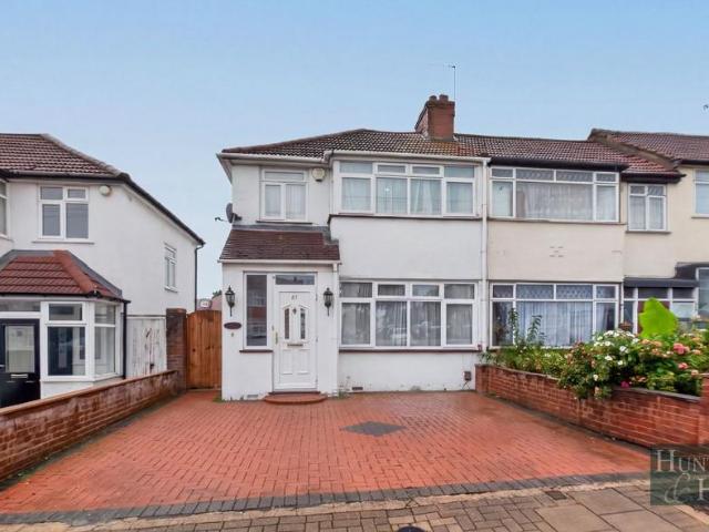 House for sale in South Stanmore, Greater London
