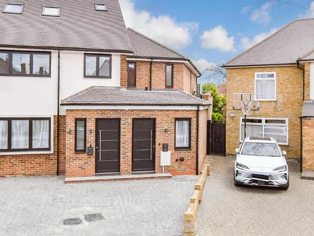 House for sale in Little Heath, Greater London