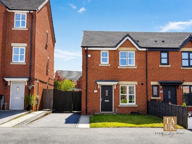 House for sale in Greenheys, Greater Manchester