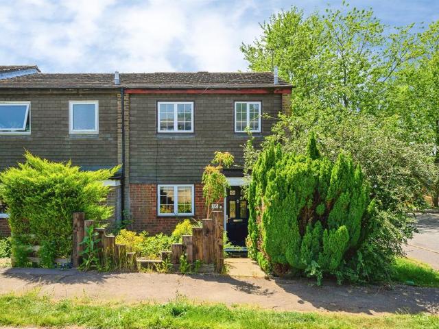 House for sale in Highfield, Pouchen End