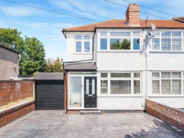 House for sale in Blackfen, Greater London