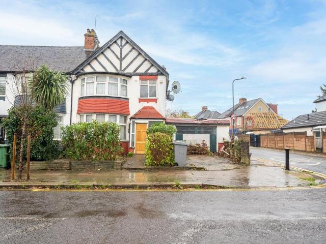 House for sale in Brondesbury, Greater London