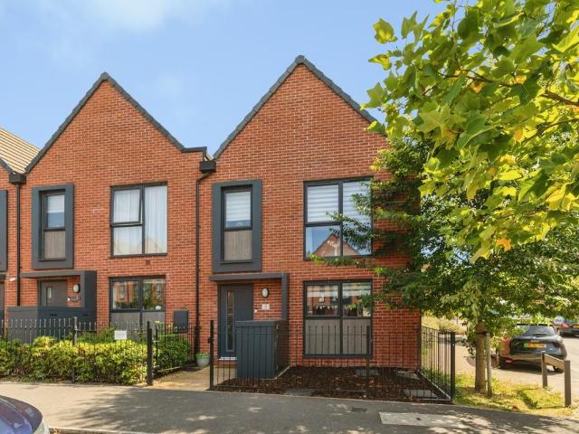 House for sale in Feckenham, City Of Bristol