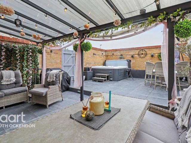 House for sale in Aveley, Essex