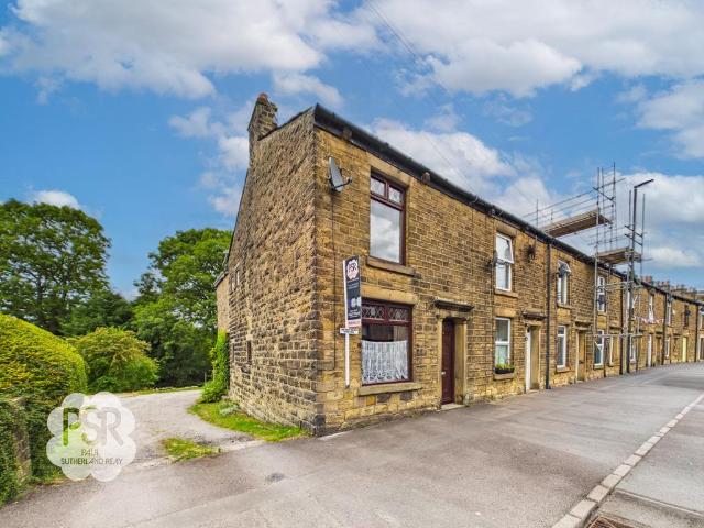 House for sale in Charlesworth, East Midlands