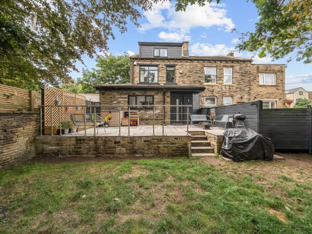 House for sale in Queensbury, West Yorkshire