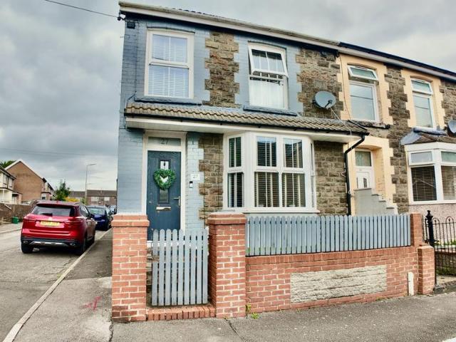 House for sale in Pentre