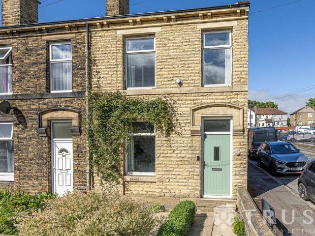 House for sale in Hightown, West Yorkshire