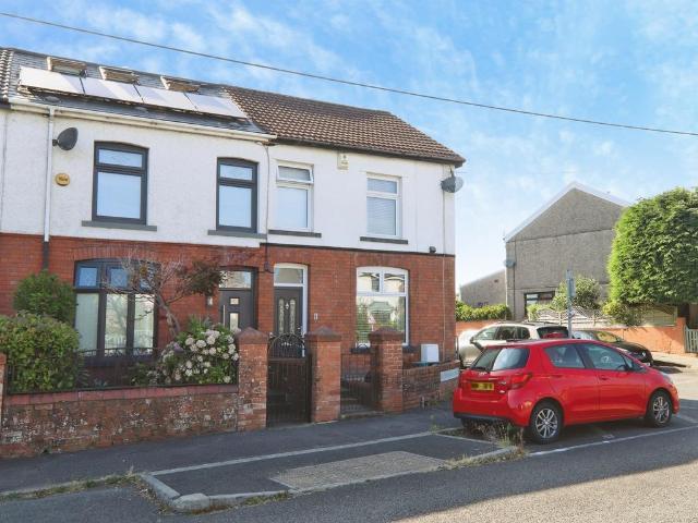 House for sale in Llantwit Fardre, Church Village