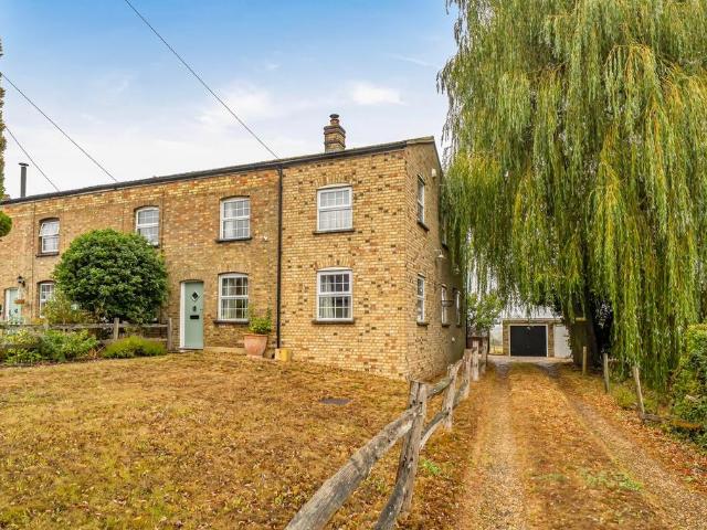 House for sale in Tebworth, Bedfordshire
