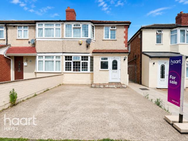 House for sale in Yeading, Greater London