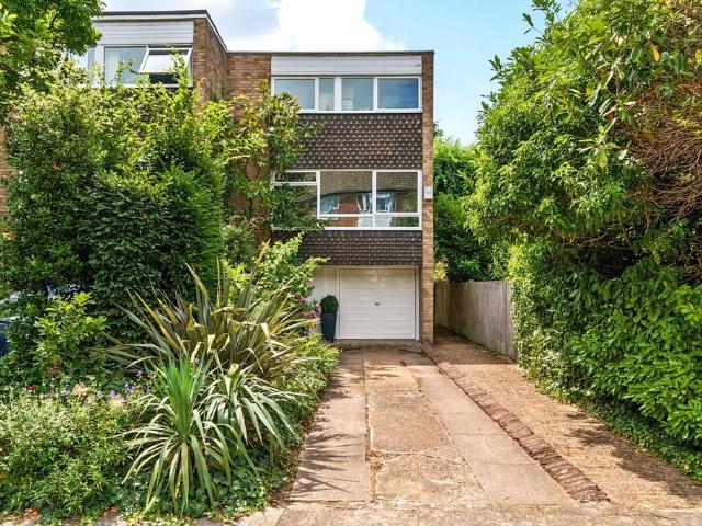 House for sale in Surbiton, Greater London