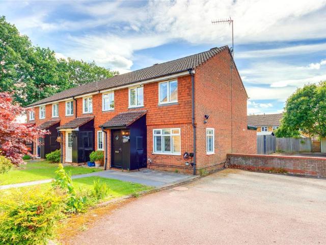 House for sale in Elstree and Borehamwood, Borehamwood
