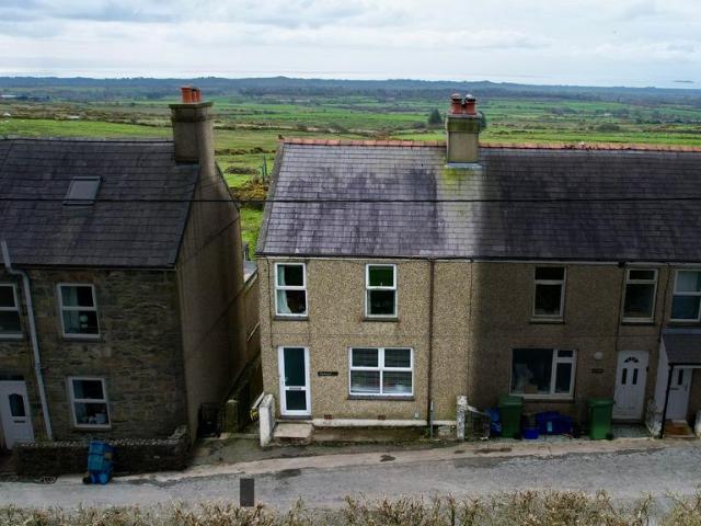 House for sale in Llithfaen, Wales
