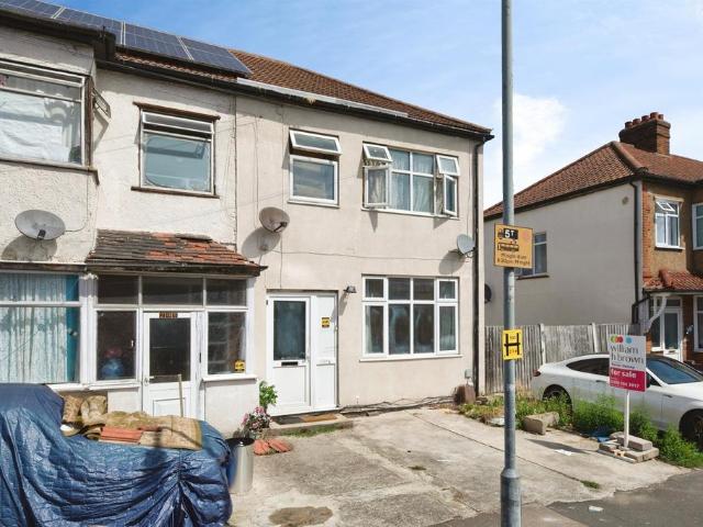 House for sale in Loxford, Seven Kings