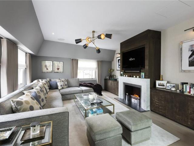 House for sale in Brompton, Greater London
