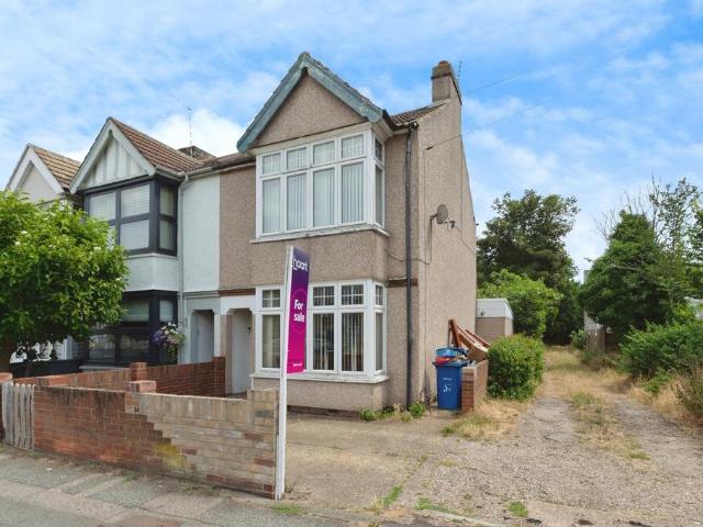 House for sale in Chadwell St Mary, Essex
