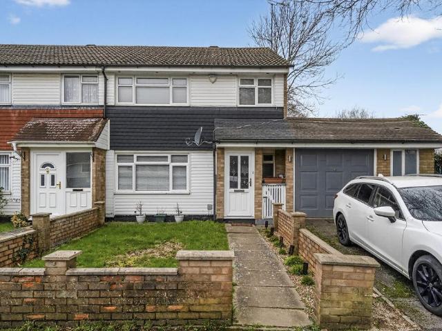House for sale in Grovehill, Pouchen End