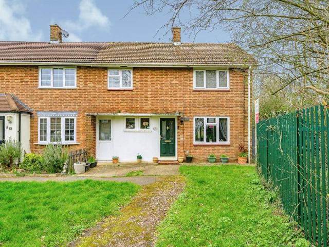 House for sale in Bennetts End, Pouchen End