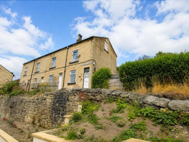 House for sale in Todmorden, West Yorkshire