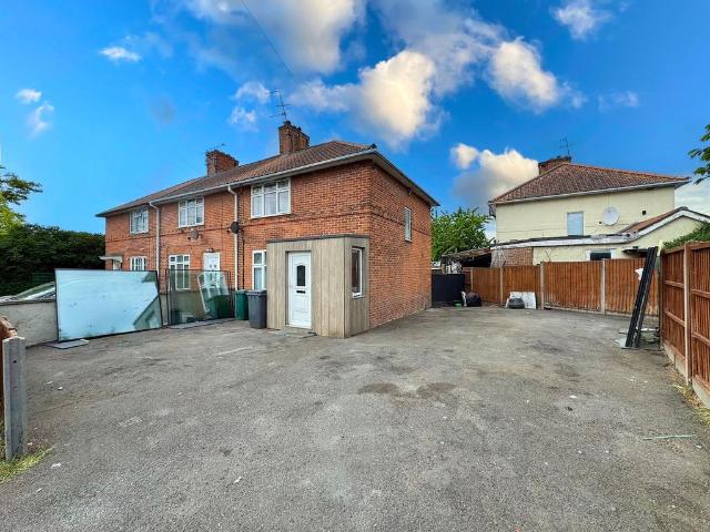 House for sale in Mill Hill, Greater London