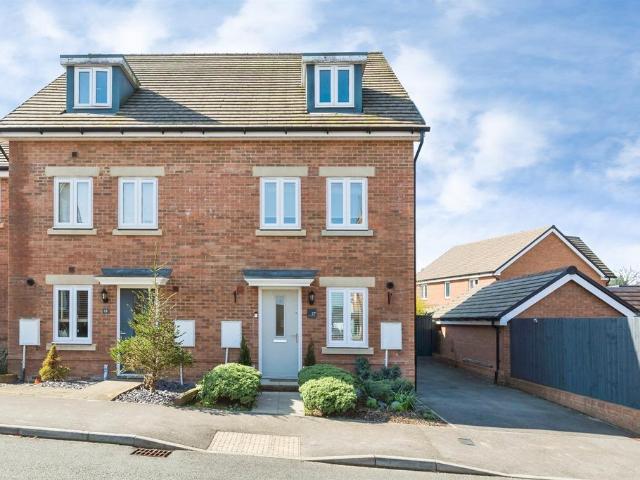 House for sale in Perryfields, West Sussex