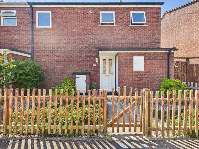 House for sale in Laindon, Essex