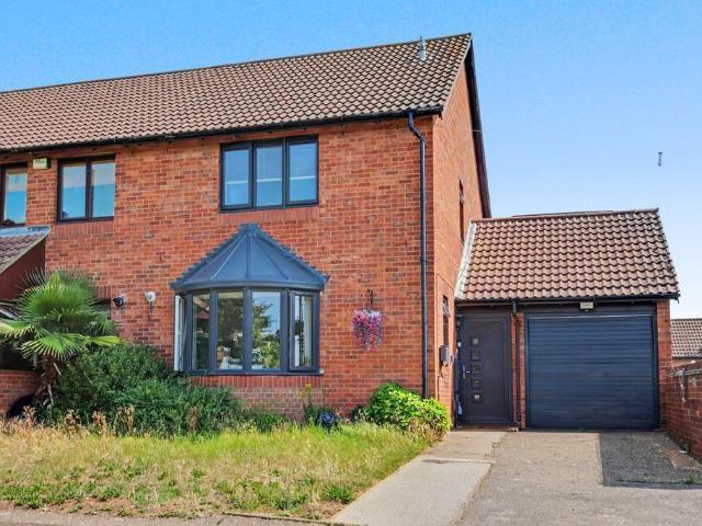 House for sale in North Shoebury, Alton Barnes