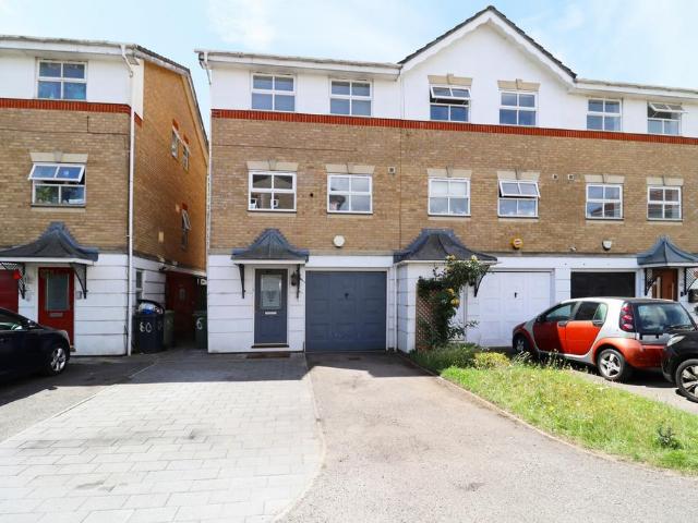 House for sale in Greater London