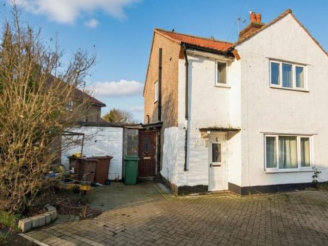 House for sale in Carshalton-on-the-Hill, Greater London