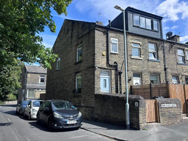 House for sale in Hipperholme, West Yorkshire