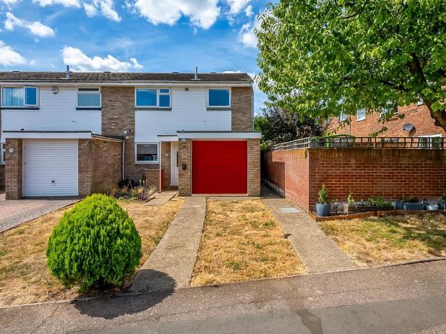 House for sale in Greater London