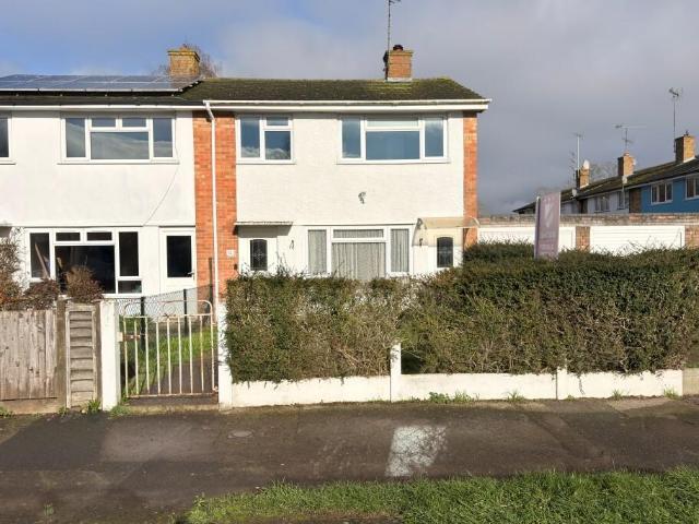 House for sale in Woodley