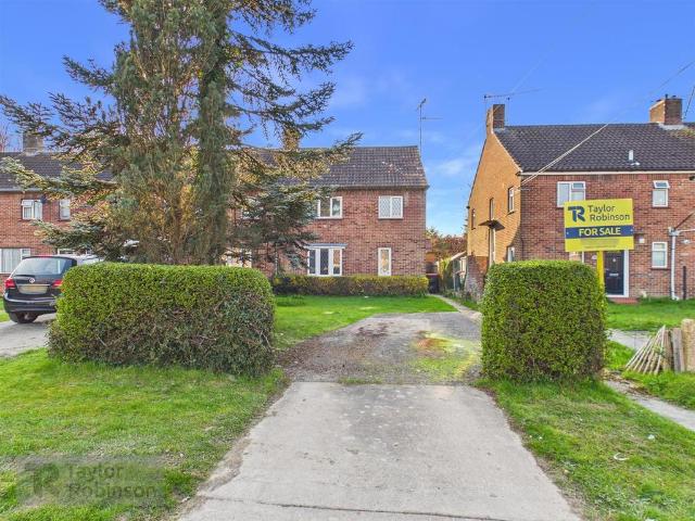 House for sale in Pound Hill, Crawley