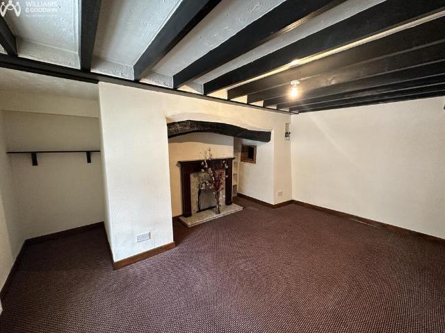 House for sale in Llanllyfni