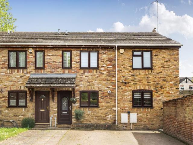 House for sale in Moneyhill, Batchworth