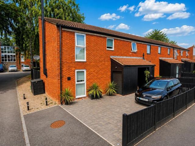 House for sale in Roebuck, Shephall