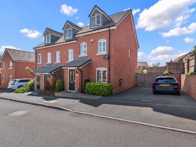 House for sale in Whitnash, Green Close
