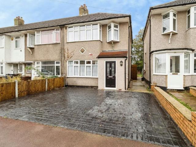 House for sale in London Borough of Barking and Dagenham, Greater London