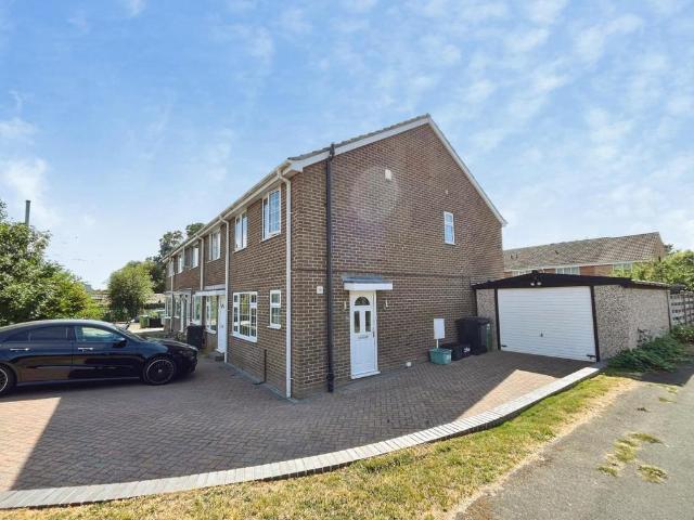 House for sale in Copmanthorpe, York