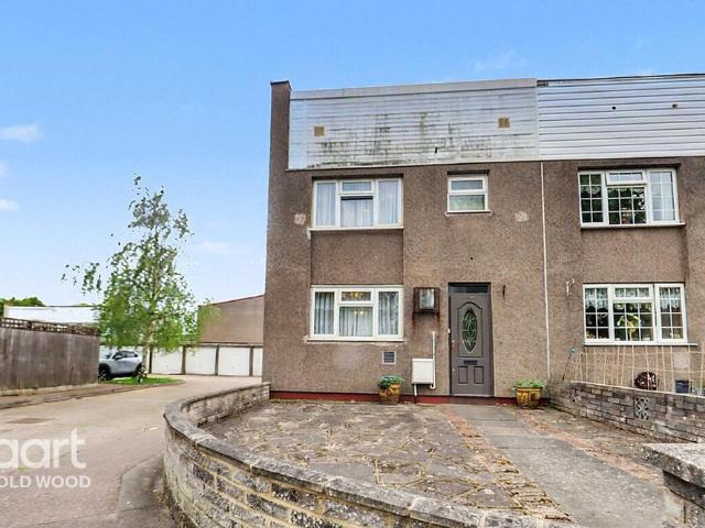 House for sale in Harold Hill, Greater London