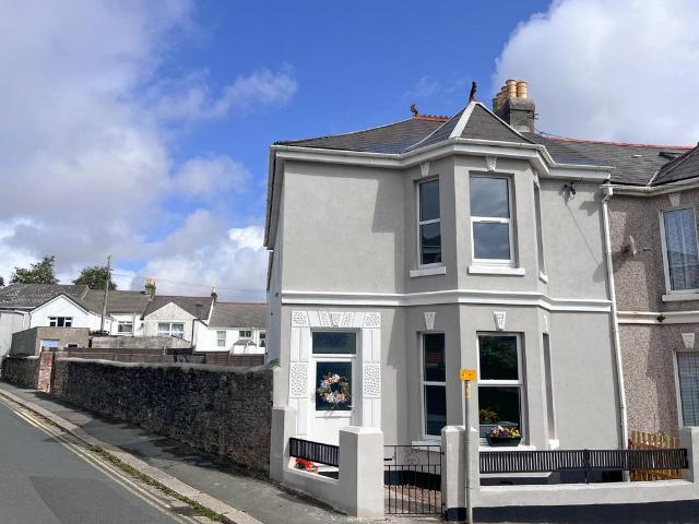House for sale in Saltash, Cornwall