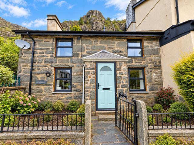 House for sale in Four Crosses, Blaenau Ffestiniog