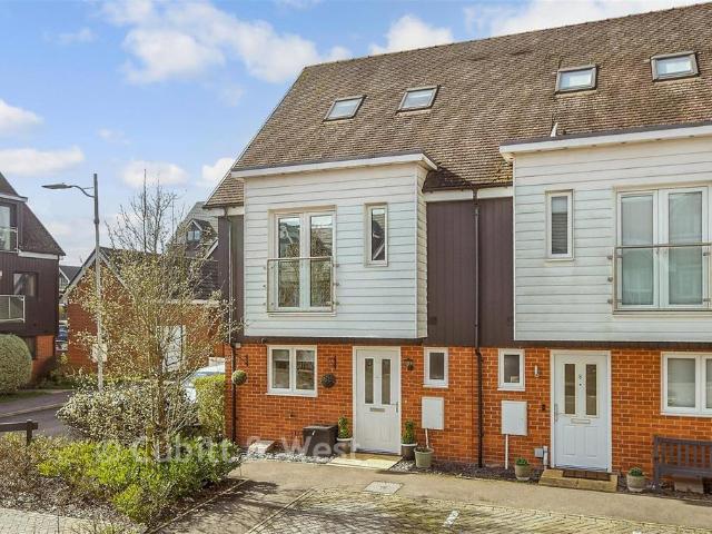 House for sale in Oxted, Hillview